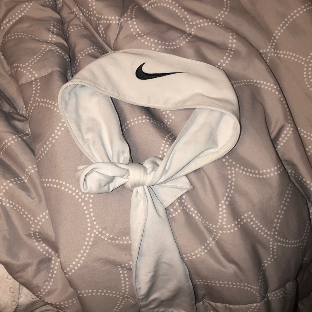 Nike Dri-Fit Head Tie 3.0 (WORN ONLY ONCE)